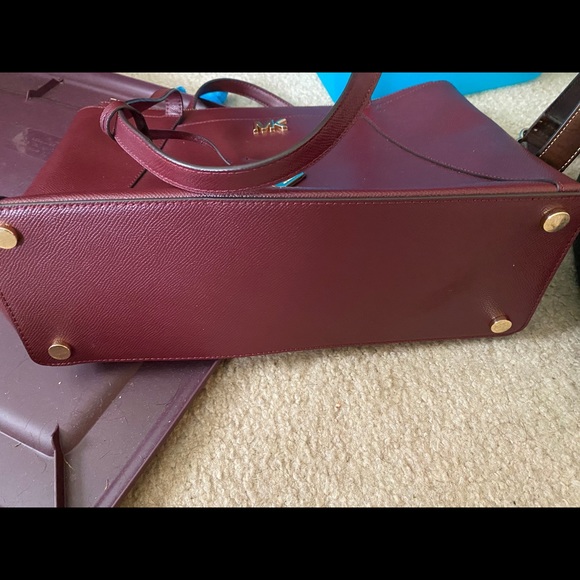 Burgundy Michael Kors tote - Picture 3 of 8